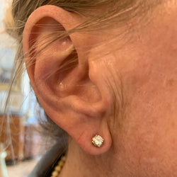 Boucles d'oreilles Puces en or jaune et diamants