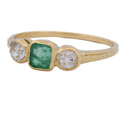Bague Trilogie en or jaune, émeraude et diamants