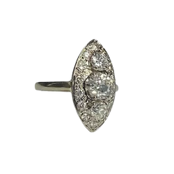 Bague Marquise en or blanc et diamants