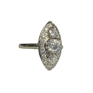 Bague Marquise en or blanc et diamants