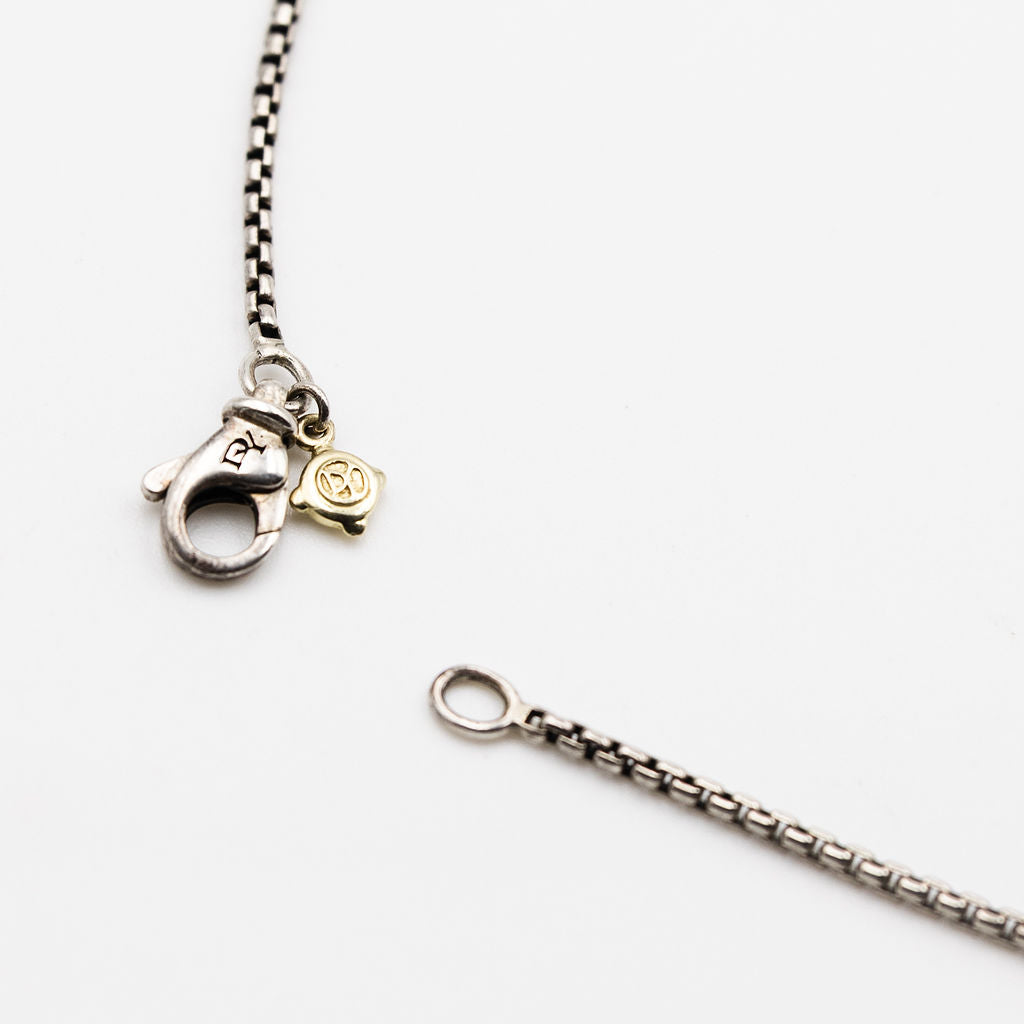 Collier Pendentif Croix DAVID YURMAN en argent et diamants noirs