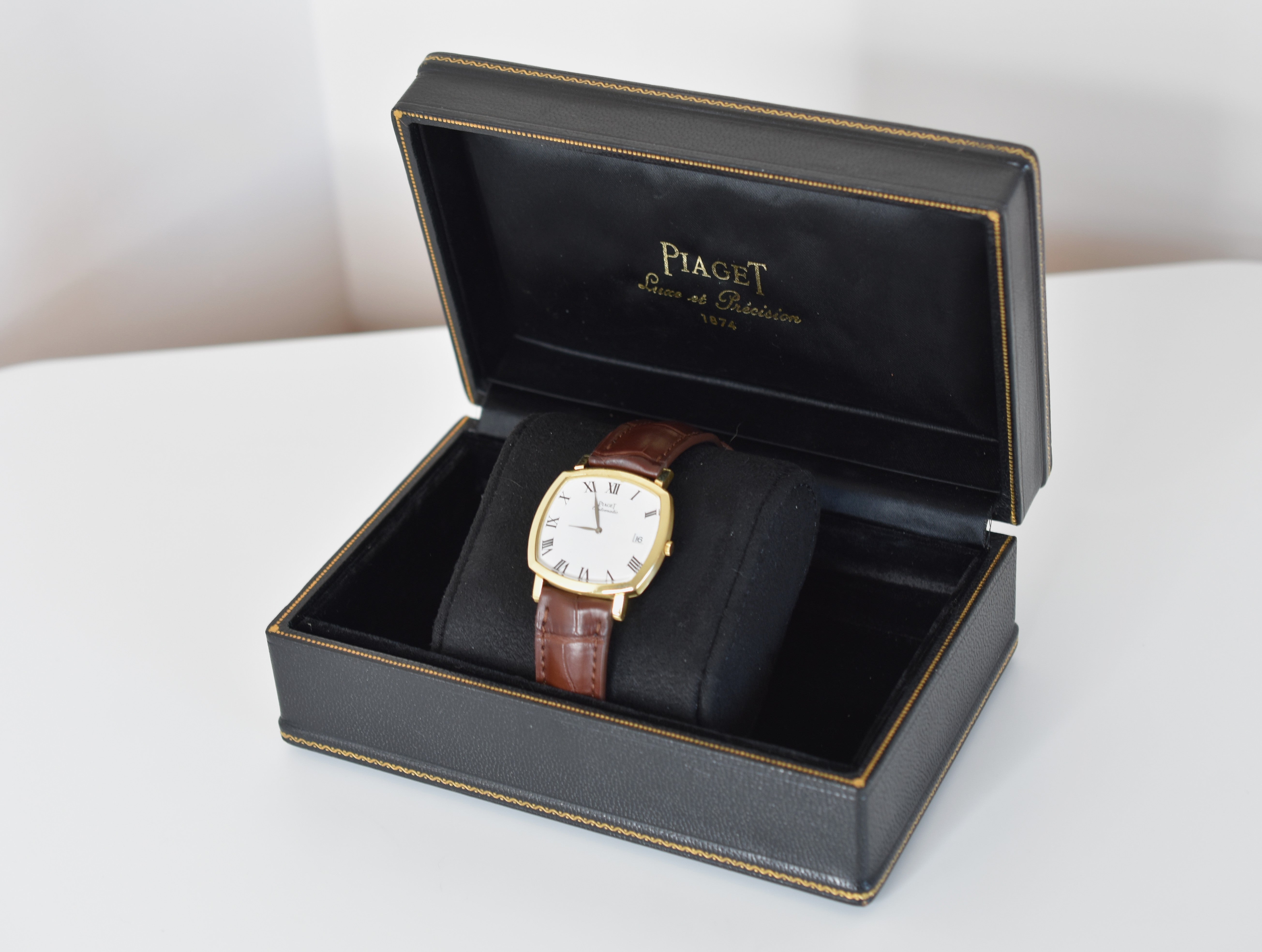 Montre PIAGET Coussin automatique en or jaune