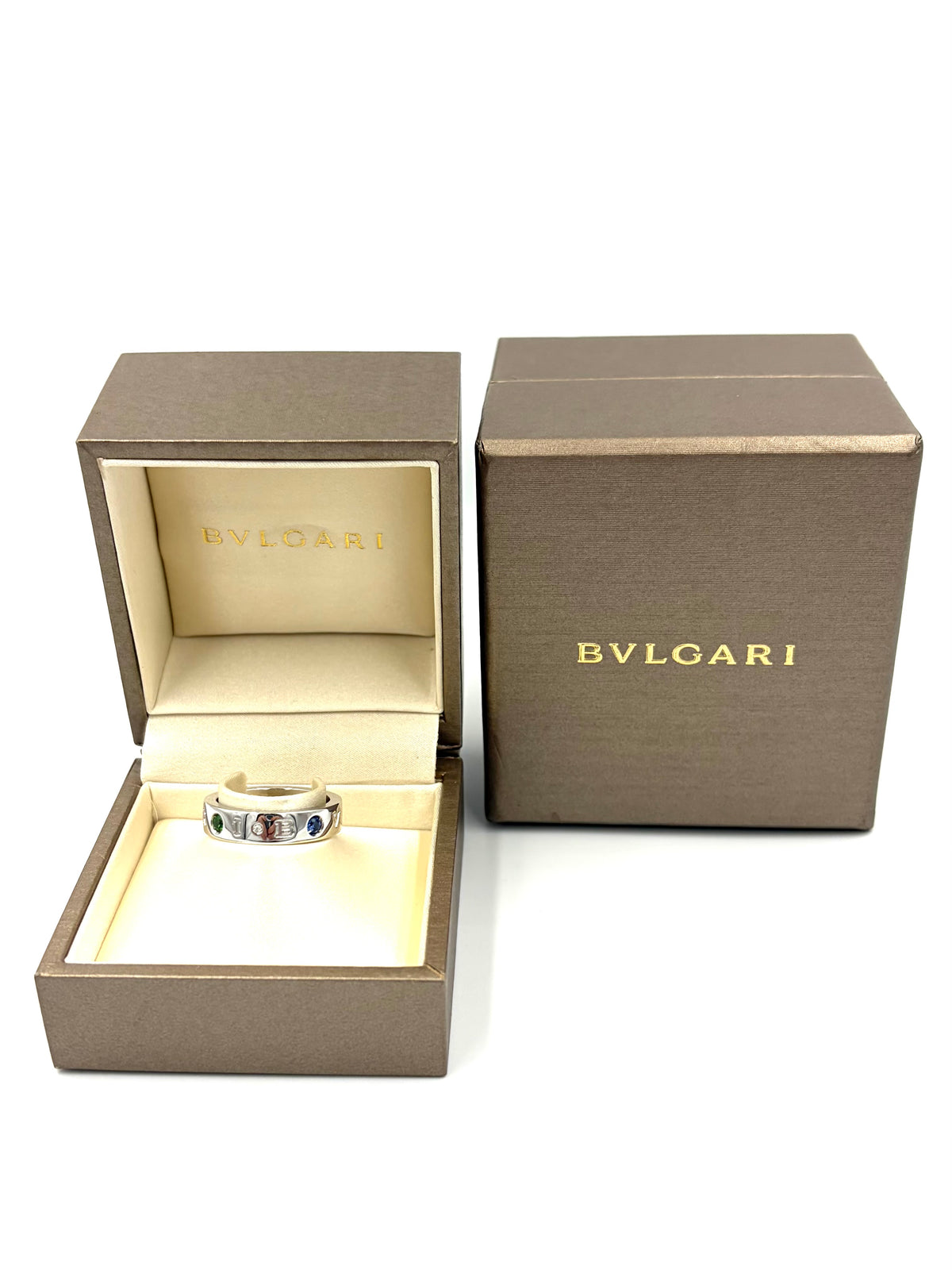Bague Alliance BULGARI "Roman Sorbet" en or blanc, grenats, saphirs et diamant