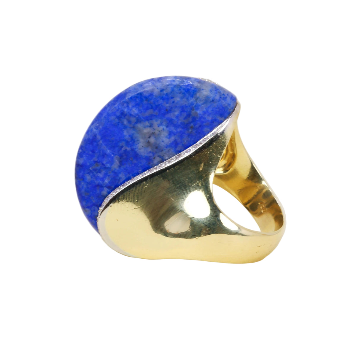 Bague Cocktail en or jaune, lapis-lazuli et diamants