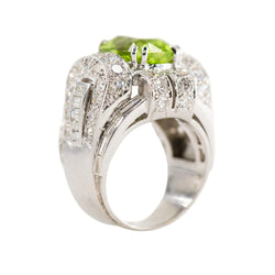 Bague Tank Art Déco en platine, péridot et diamants
