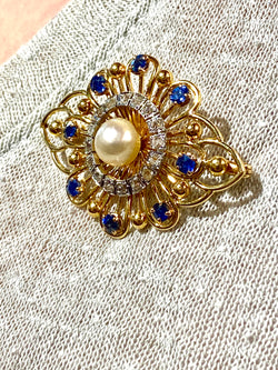 Broche en or, saphirs, perle et diamants