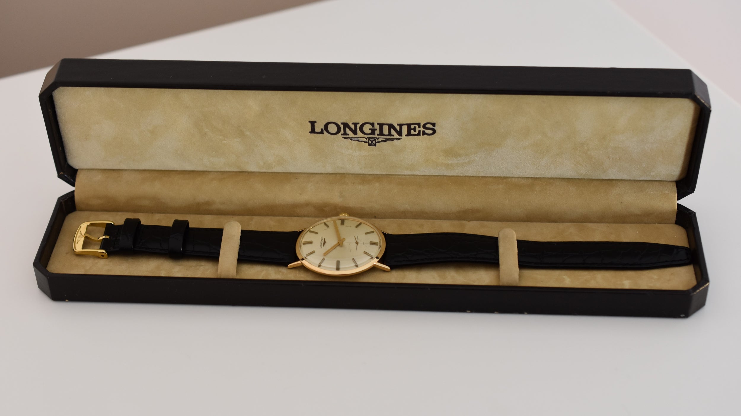 Longines "Classic Man", Calibre mécanique 420, or jaune 18 carats 750/000, Circa 1968