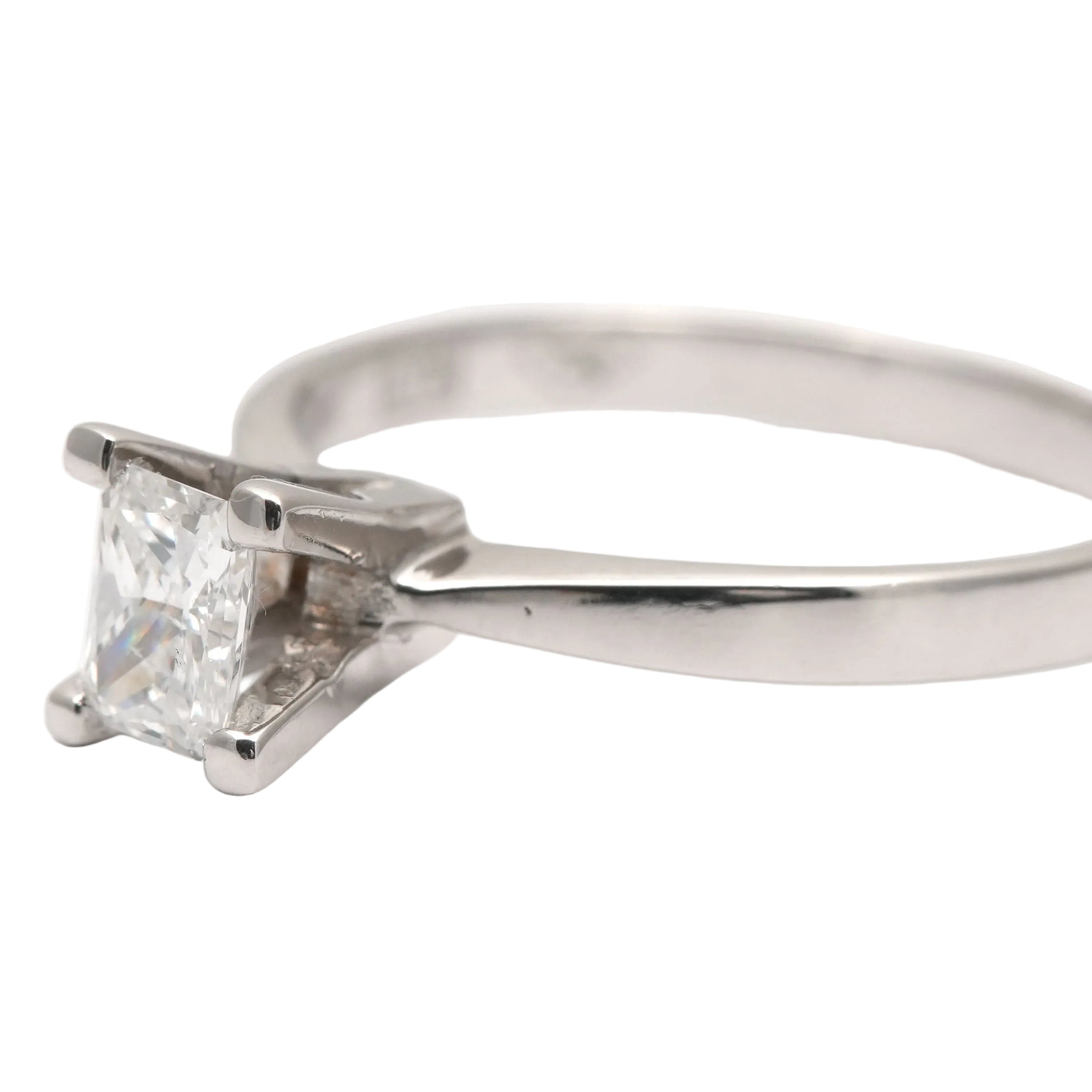 Bague Solitaire en or blanc et diamant