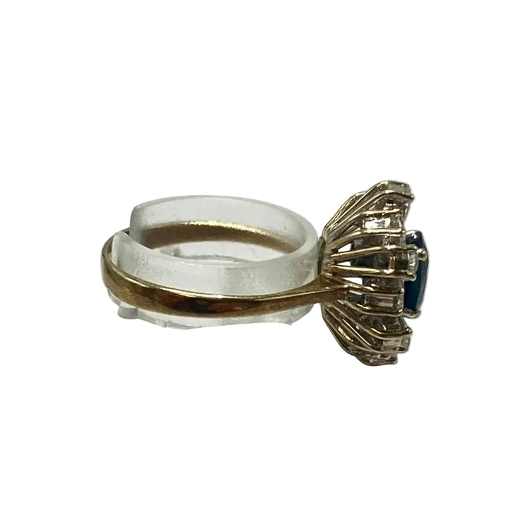 Bague Marquise en or jaune, saphir et diamants