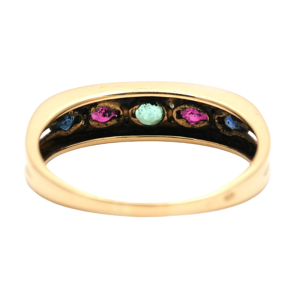 Bague en or jaune, émeraude, rubis, saphirs et diamants