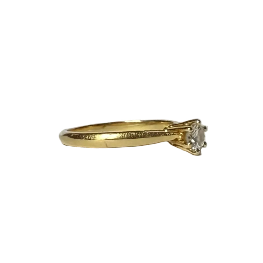 Bague Solitaire en or jaune et diamant