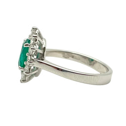 Bague Entourage en or blanc, émeraude et diamants