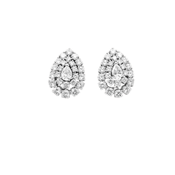 Boucles d'oreilles Boucheron en platine et diamants.