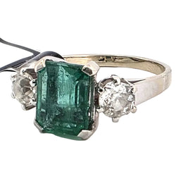 Bague Trilogie en or blanc, émeraude et diamants