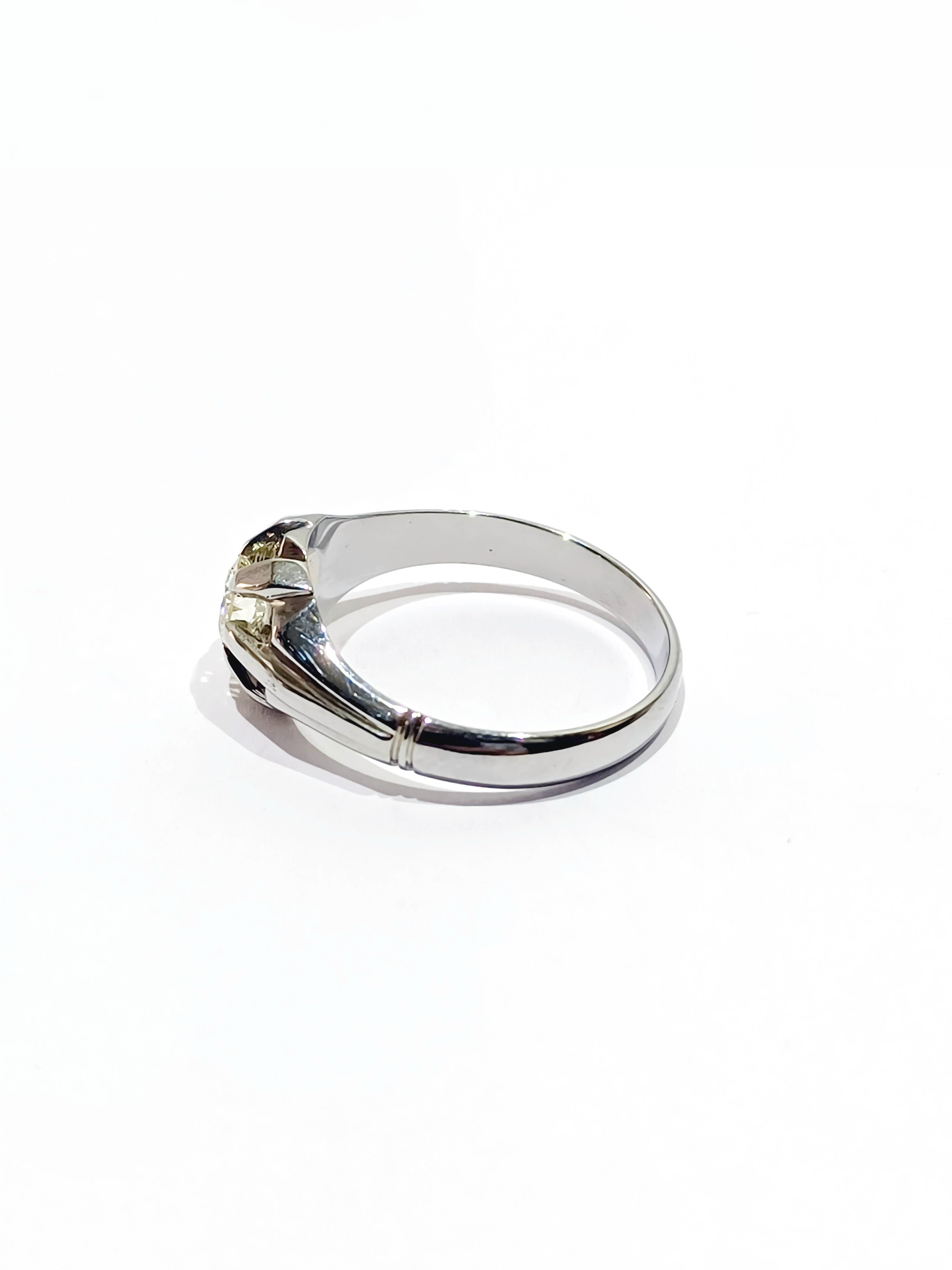 Bague Solitaire en or blanc et diamants