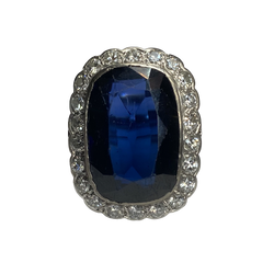 Bague Entourage en or blanc, saphir et diamants
