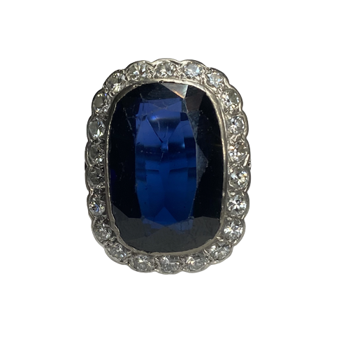 Bague Entourage en or blanc, saphir et diamants