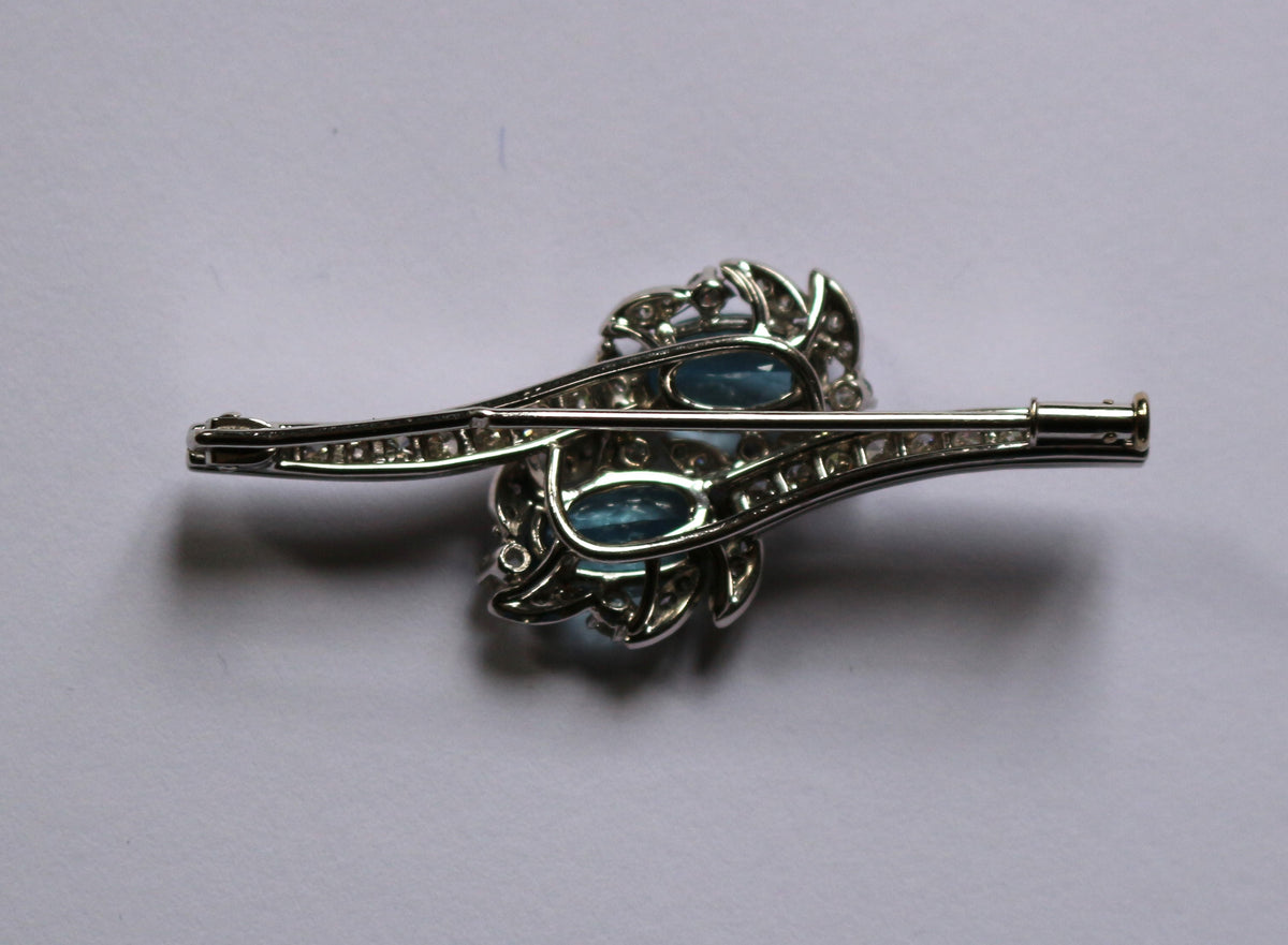 Broche Épingle en or blanc, aigues-marines et diamants
