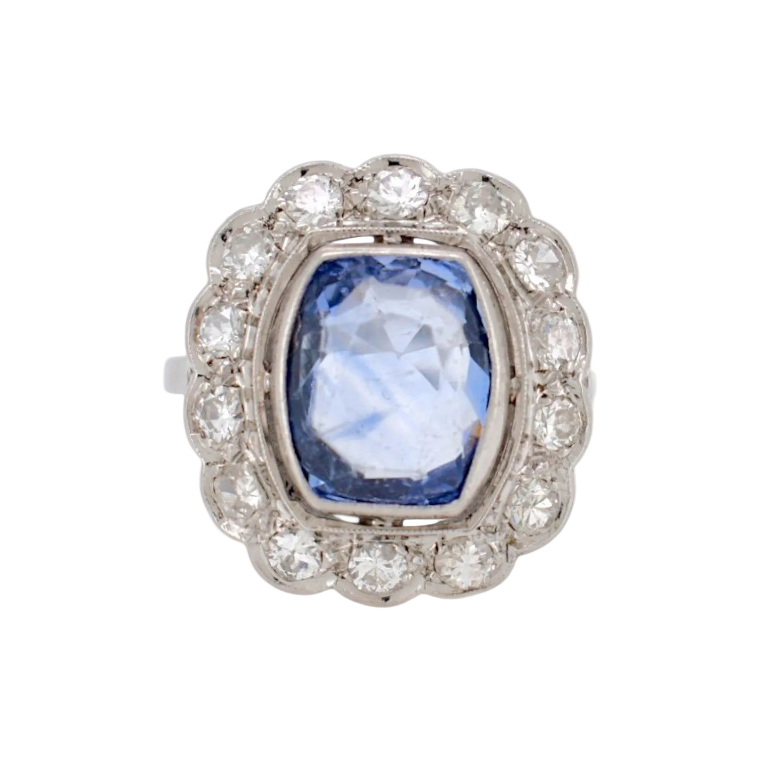 Bague Pompadour en platine, saphir et diamants