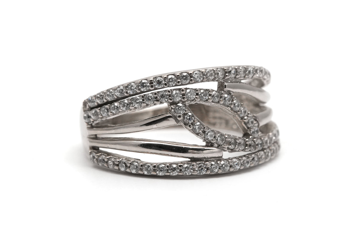 Bague Pavée en or blanc et diamants