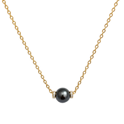 Collier Pendentif en or jaune, perle, et diamants