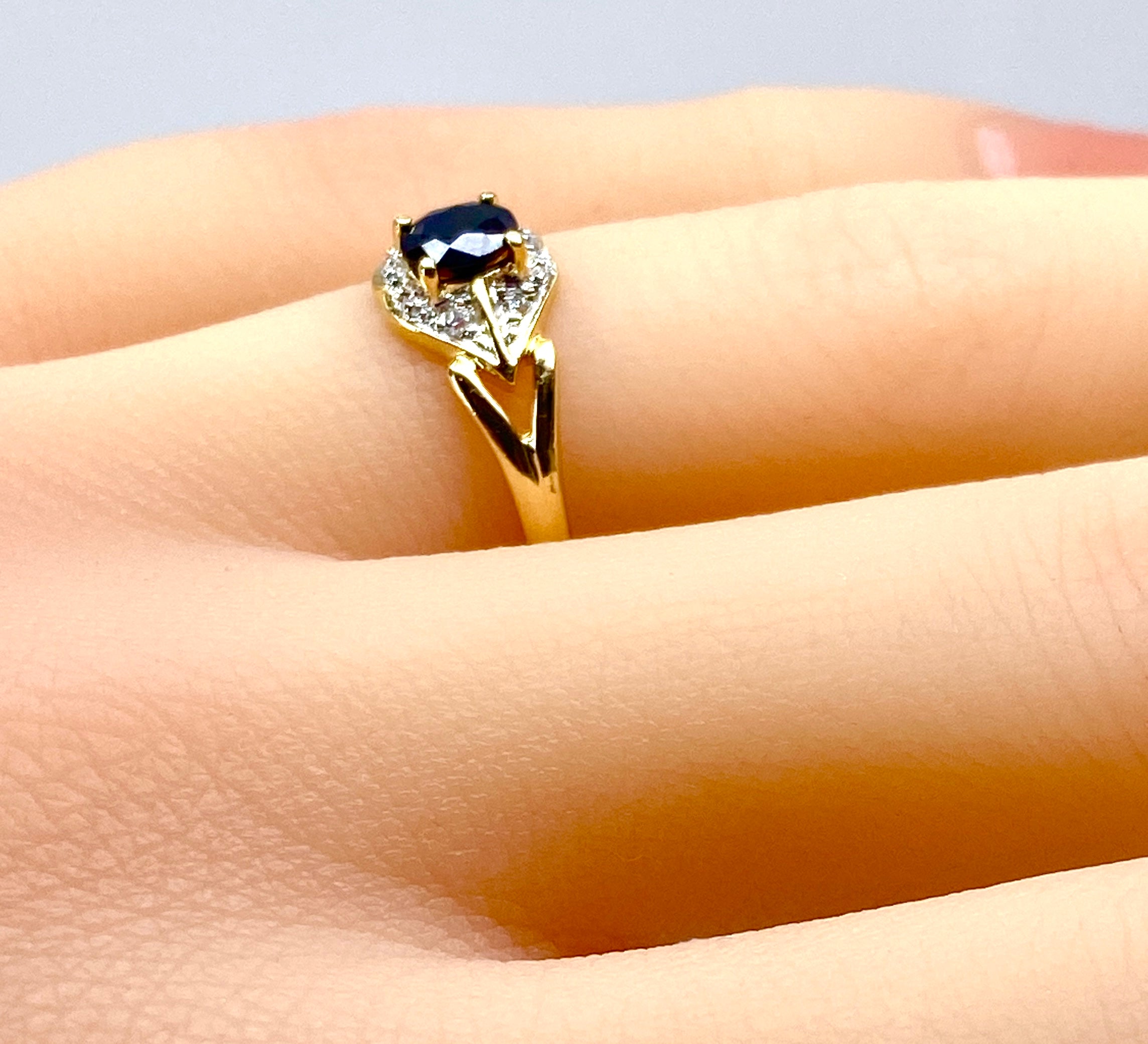 Bague en or, saphir et diamants