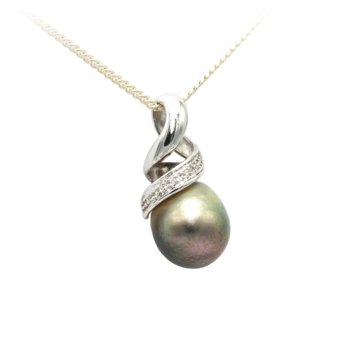 Pendentif en or blanc, perle et diamants