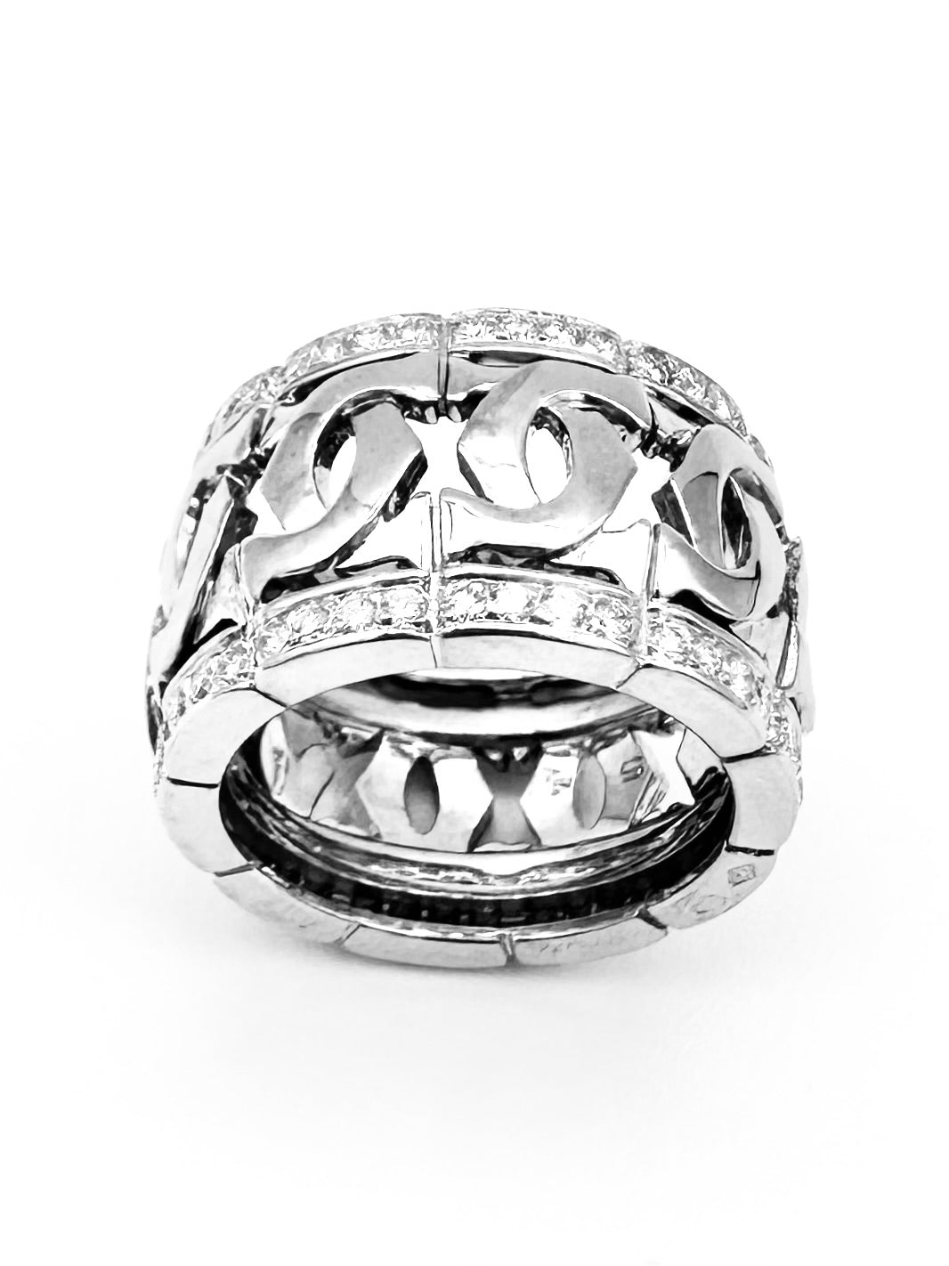 Bague CARTIER  "Entrelacés" en or blanc et diamants