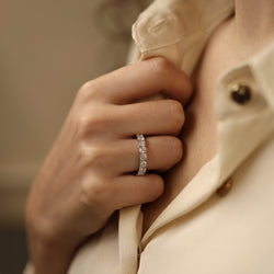 Bague Alliance en or blanc et diamants