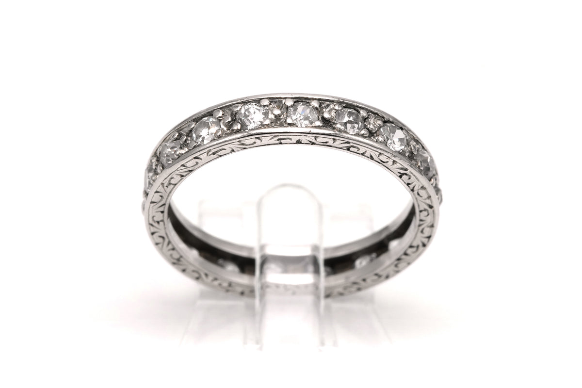 Bague Alliance en or blanc et diamants