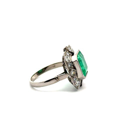 Bague Cocktail en platine, émeraude et diamants