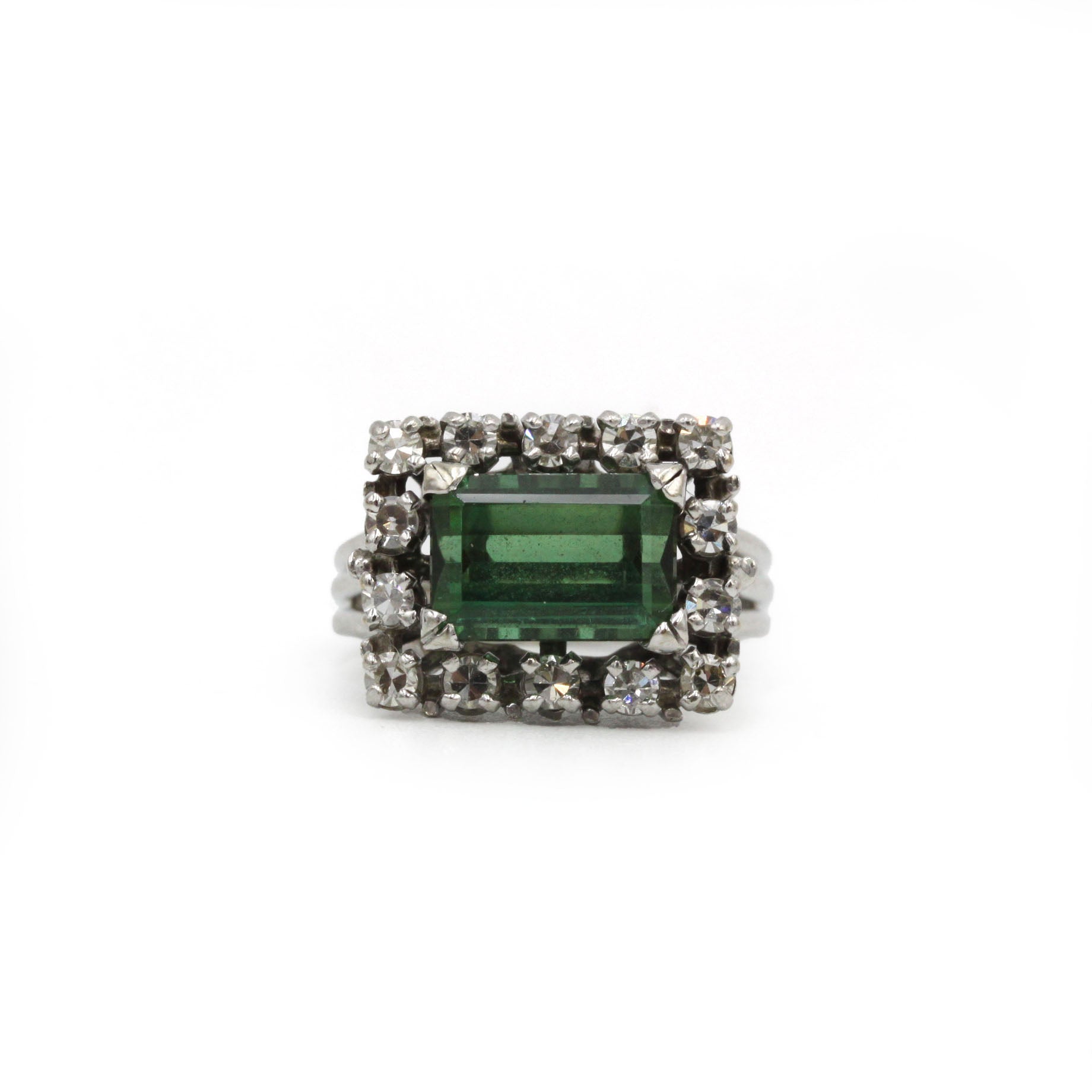 Bague en o blanc, diamants et  tourmaline