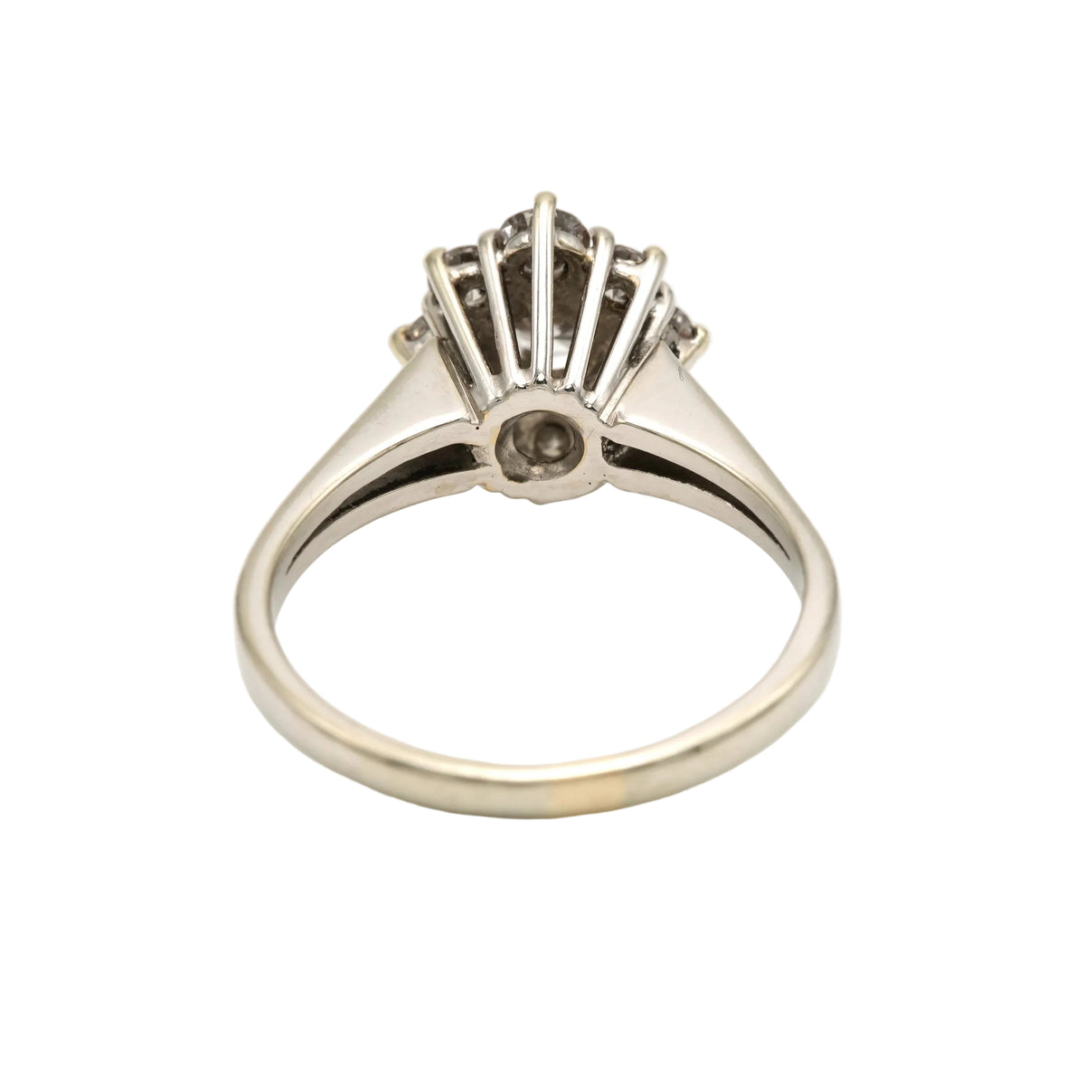 Bague Entourage en or blanc et diamants