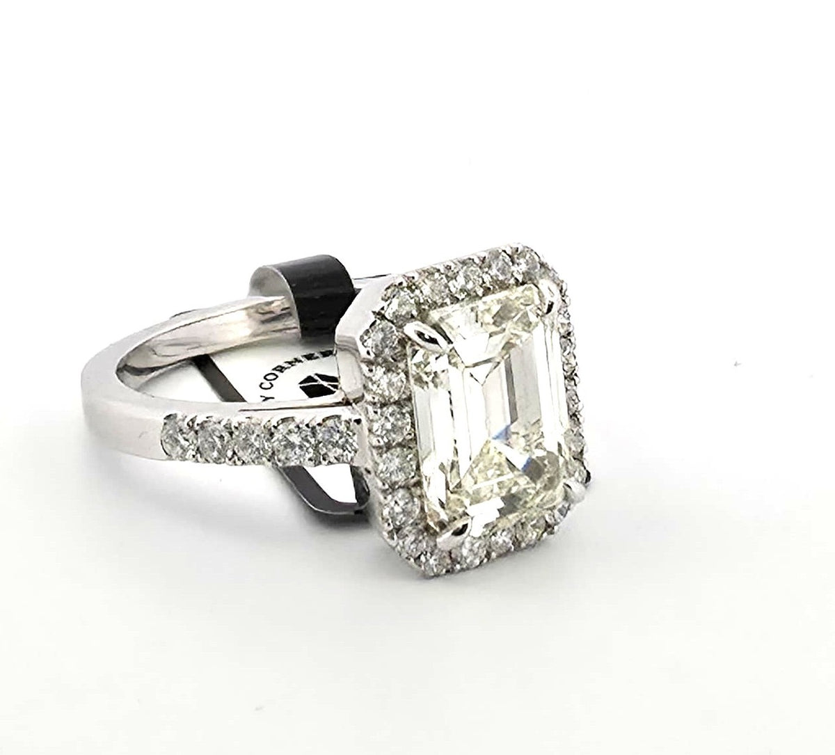 Bague Entourage en or blanc et diamants