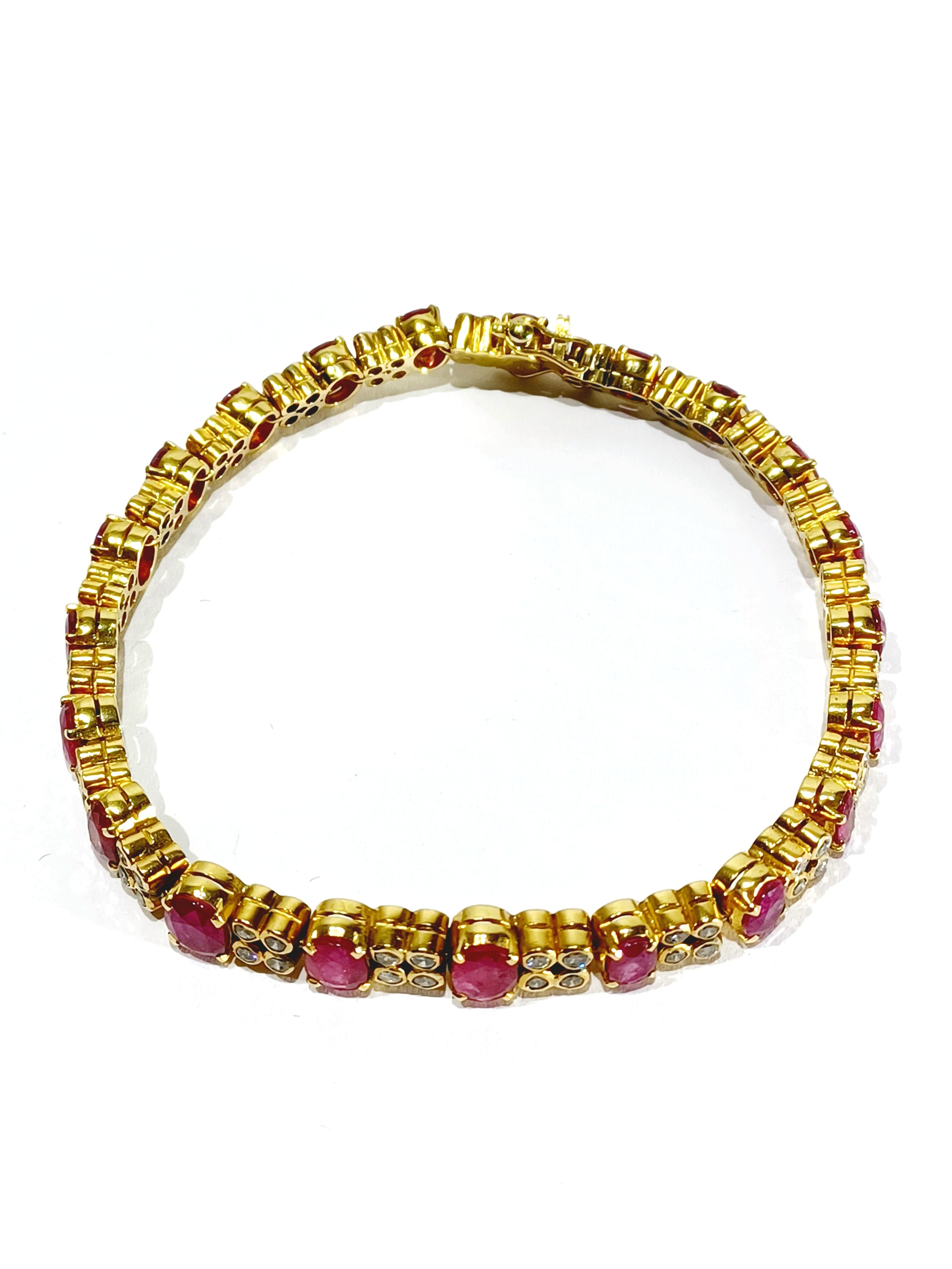 Bracelet Ligne en or jaune, rubis et diamants