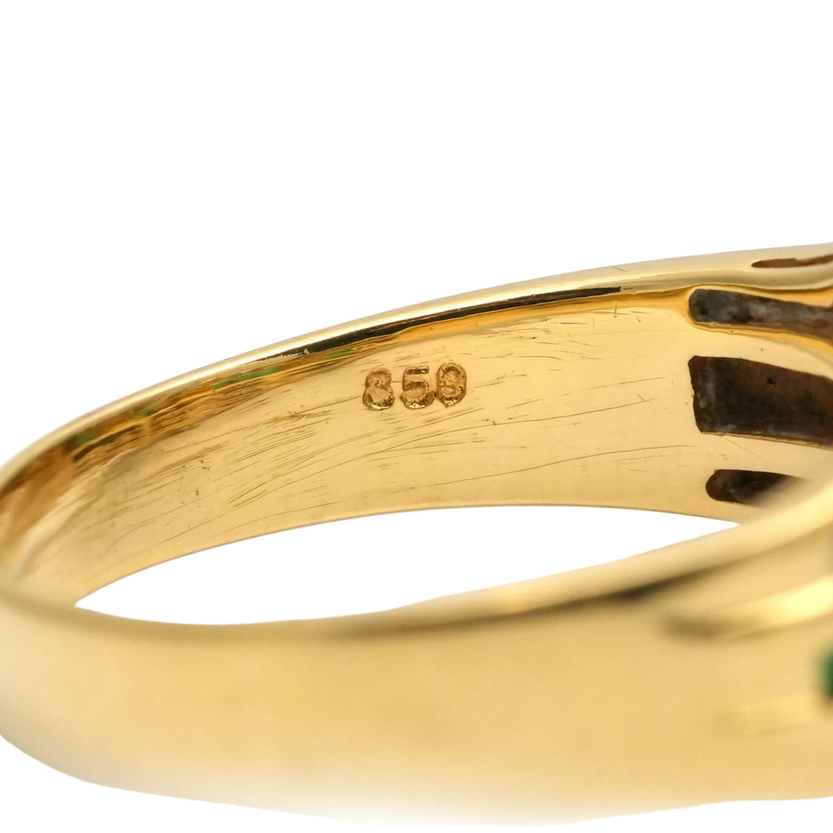 Bague Bandeau en or jaune, émeraudes et diamants