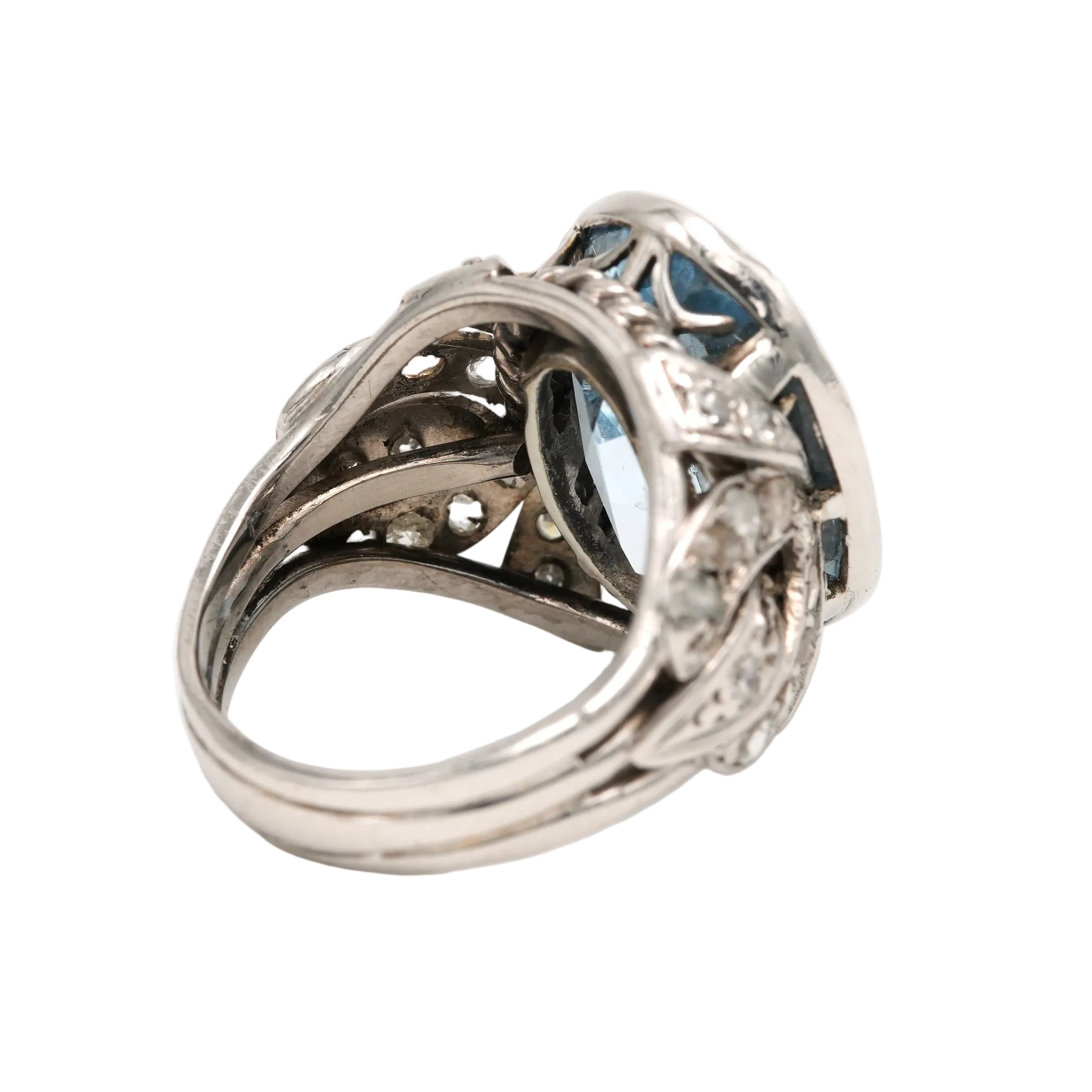 Bague Cocktail en or blanc, platine, spinelle et diamants