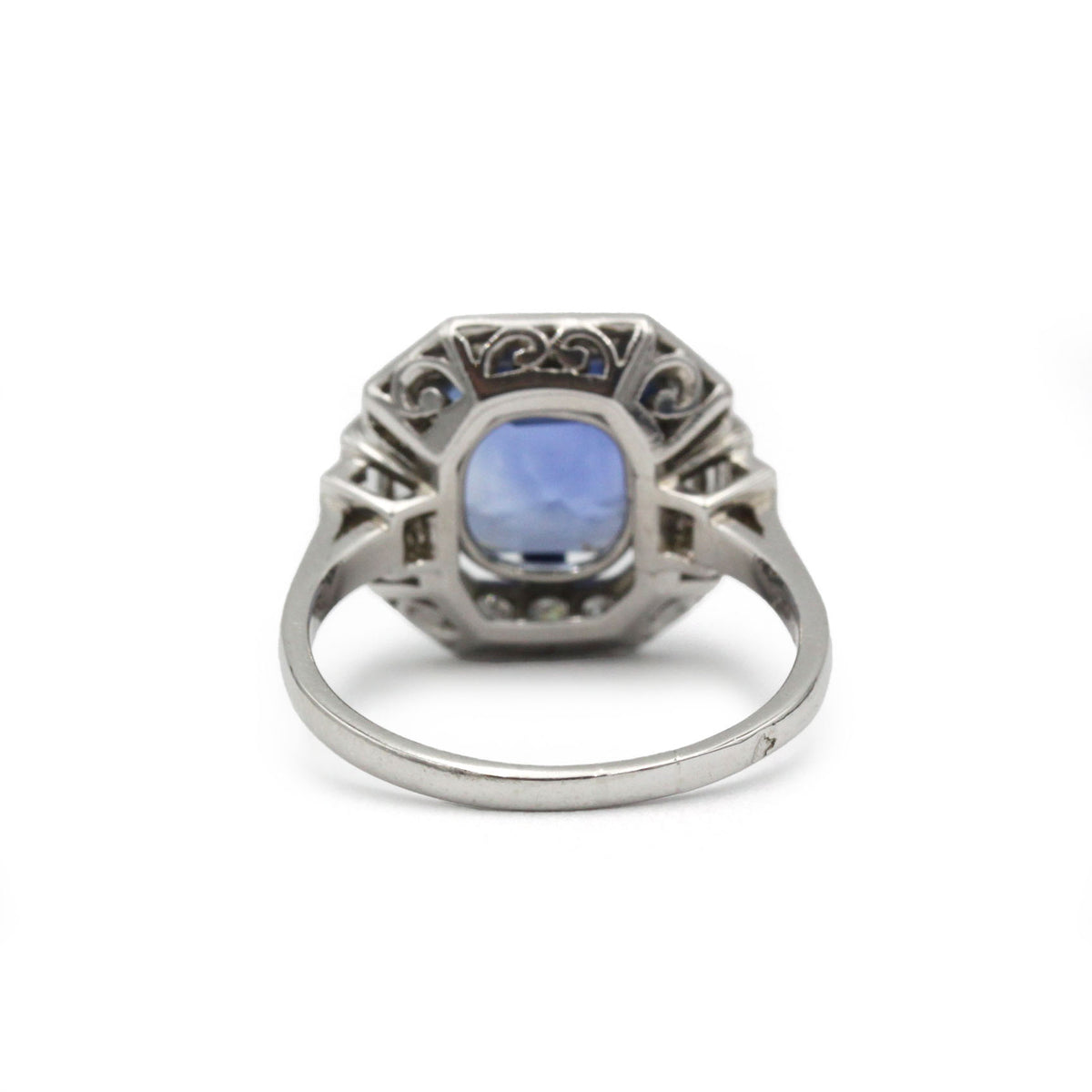 Bague Entourage en platine, saphir et diamants