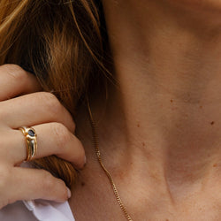 Bague Jonc en or blanc, or jaune et saphir