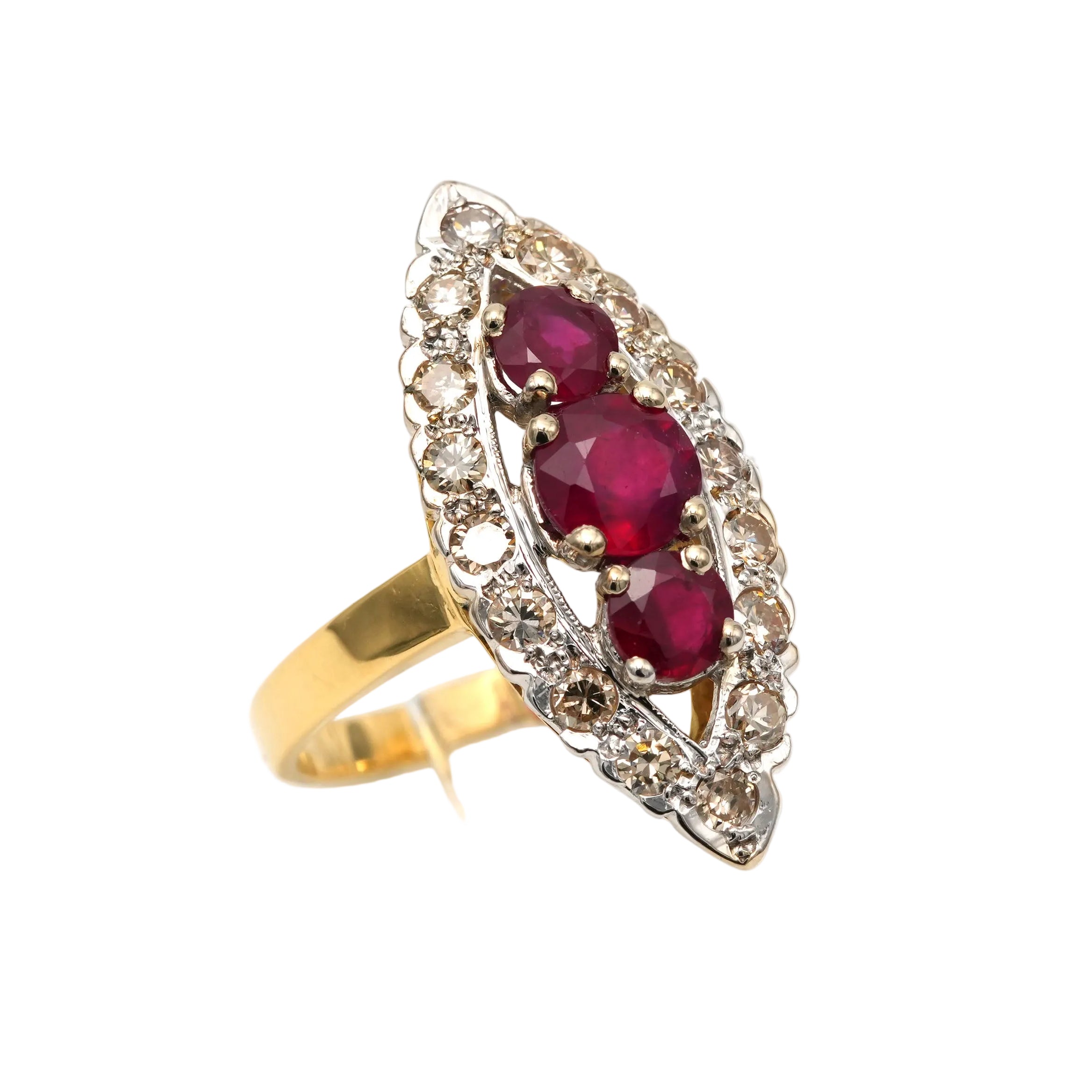 Bague Marquise en or blanc, or jaune, rubis et diamants