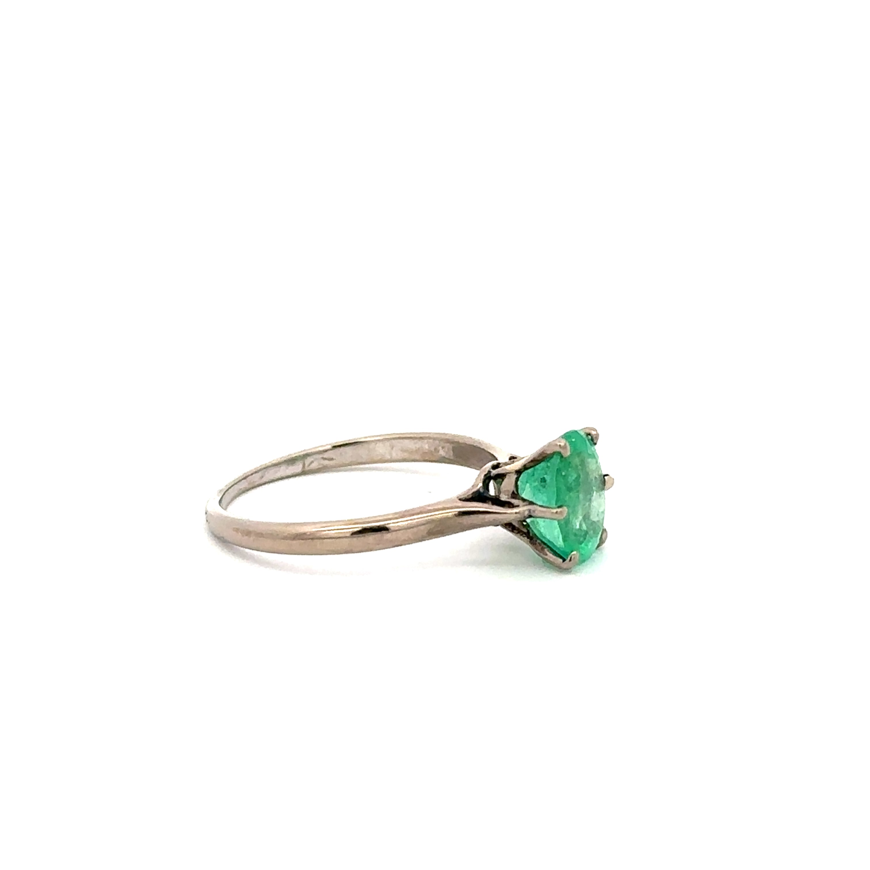 Bague Solitaire en or blanc et émeraude