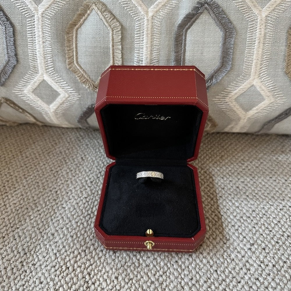 Bague Alliance CARTIER Love en or blanc et diamants