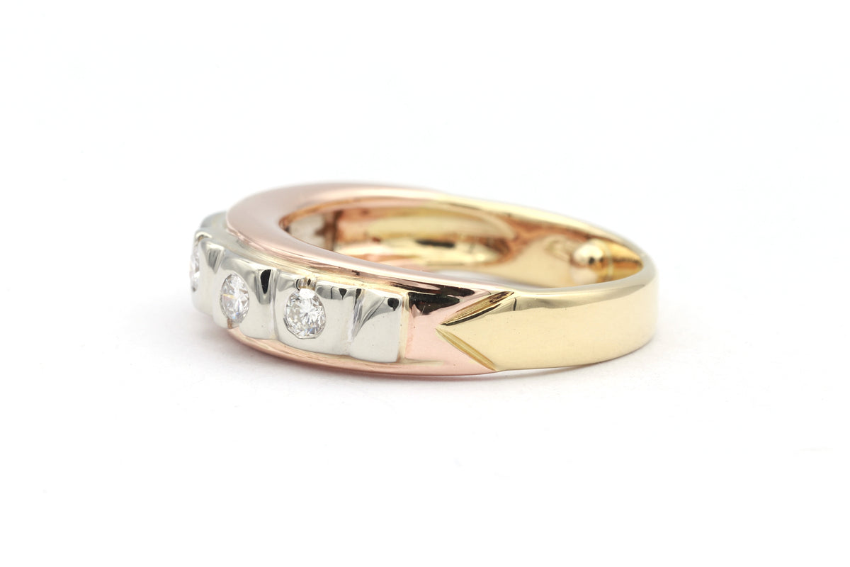 Bague Alliance en or blanc, or jaune, or rose et diamants