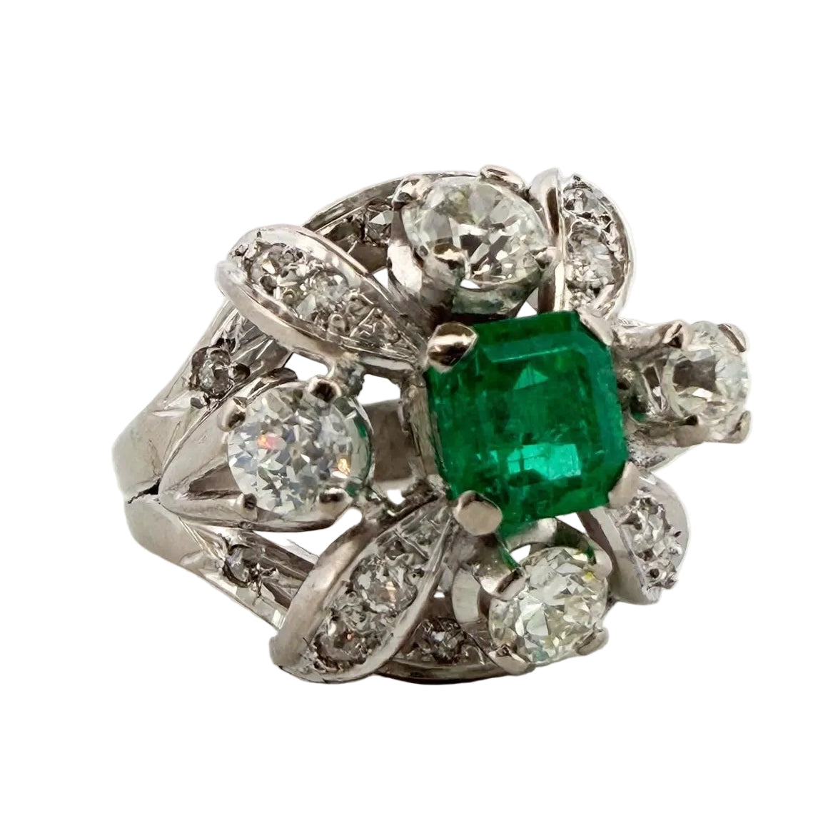 Bague Cocktail en platine, émeraude et diamants