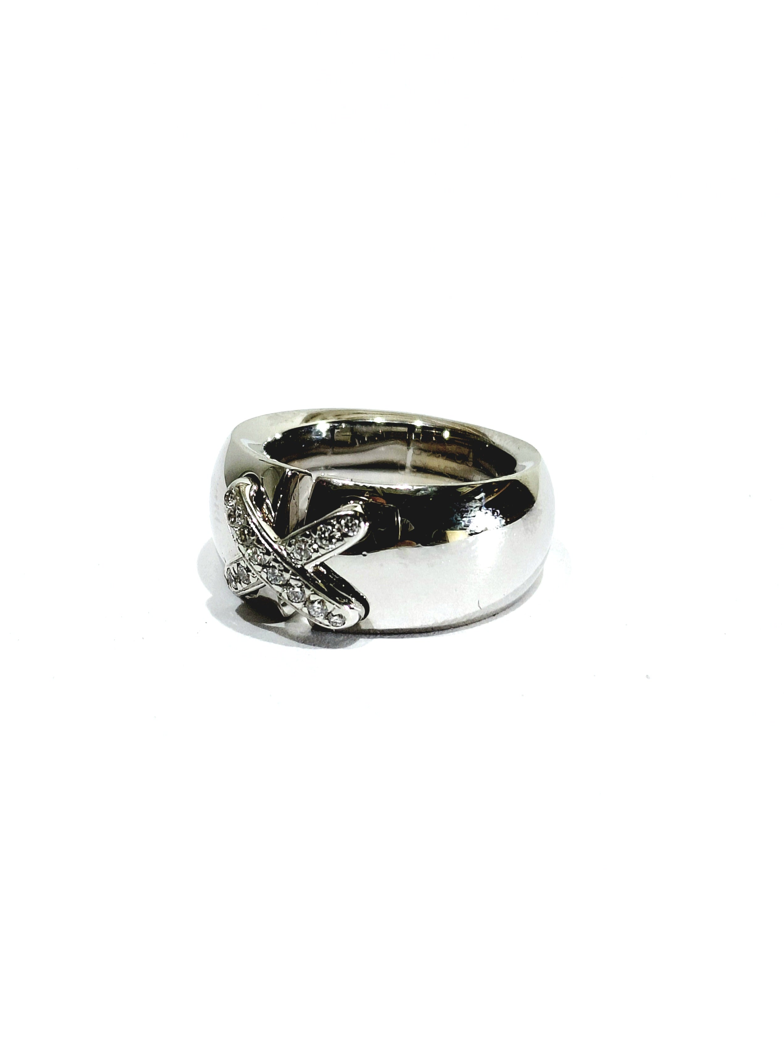 Bague CHAUMET en or blanc et diamants