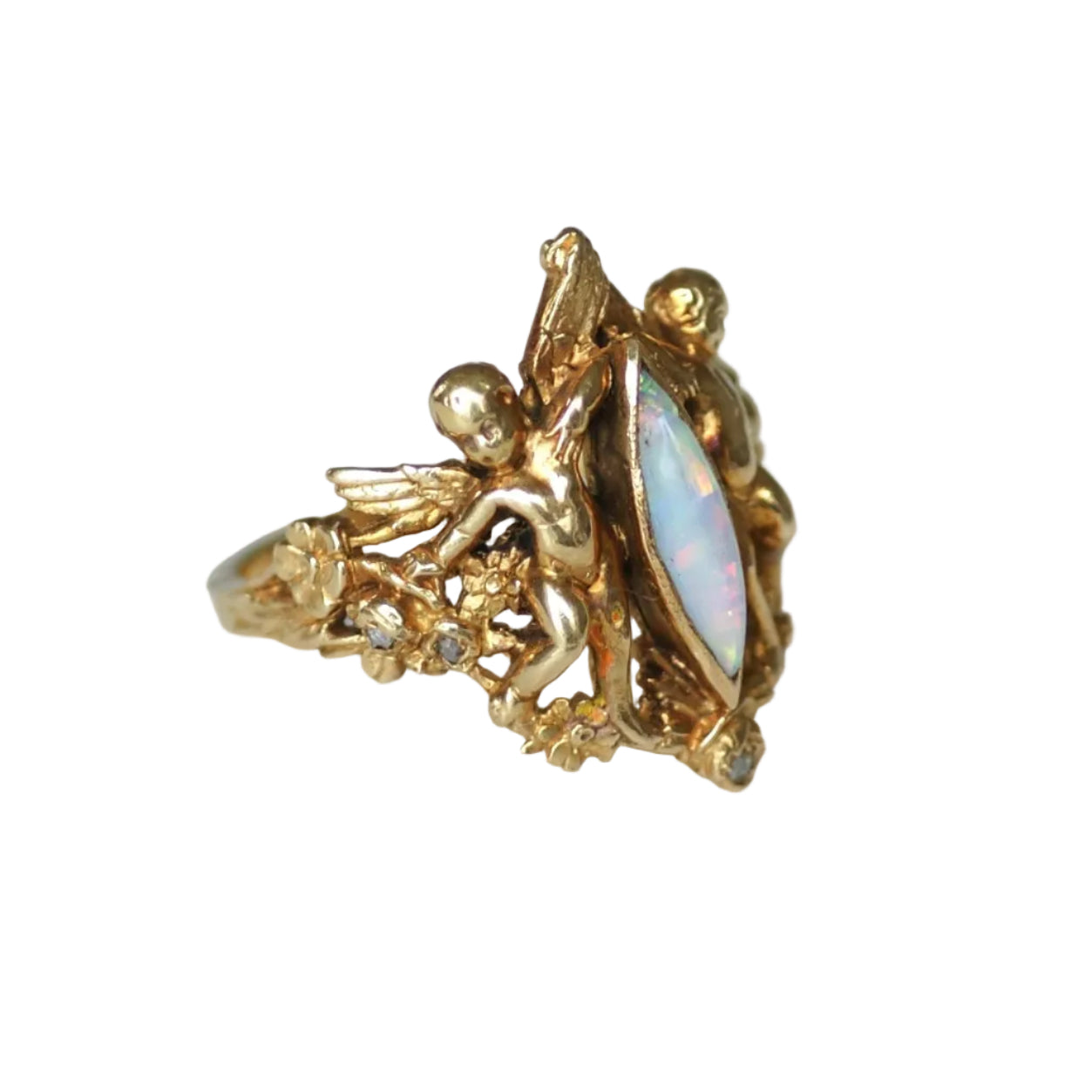 Bague en or jaune, opale et diamants