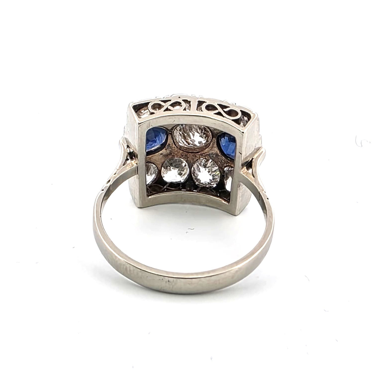 Bague Tank en or blanc, saphirs et diamants