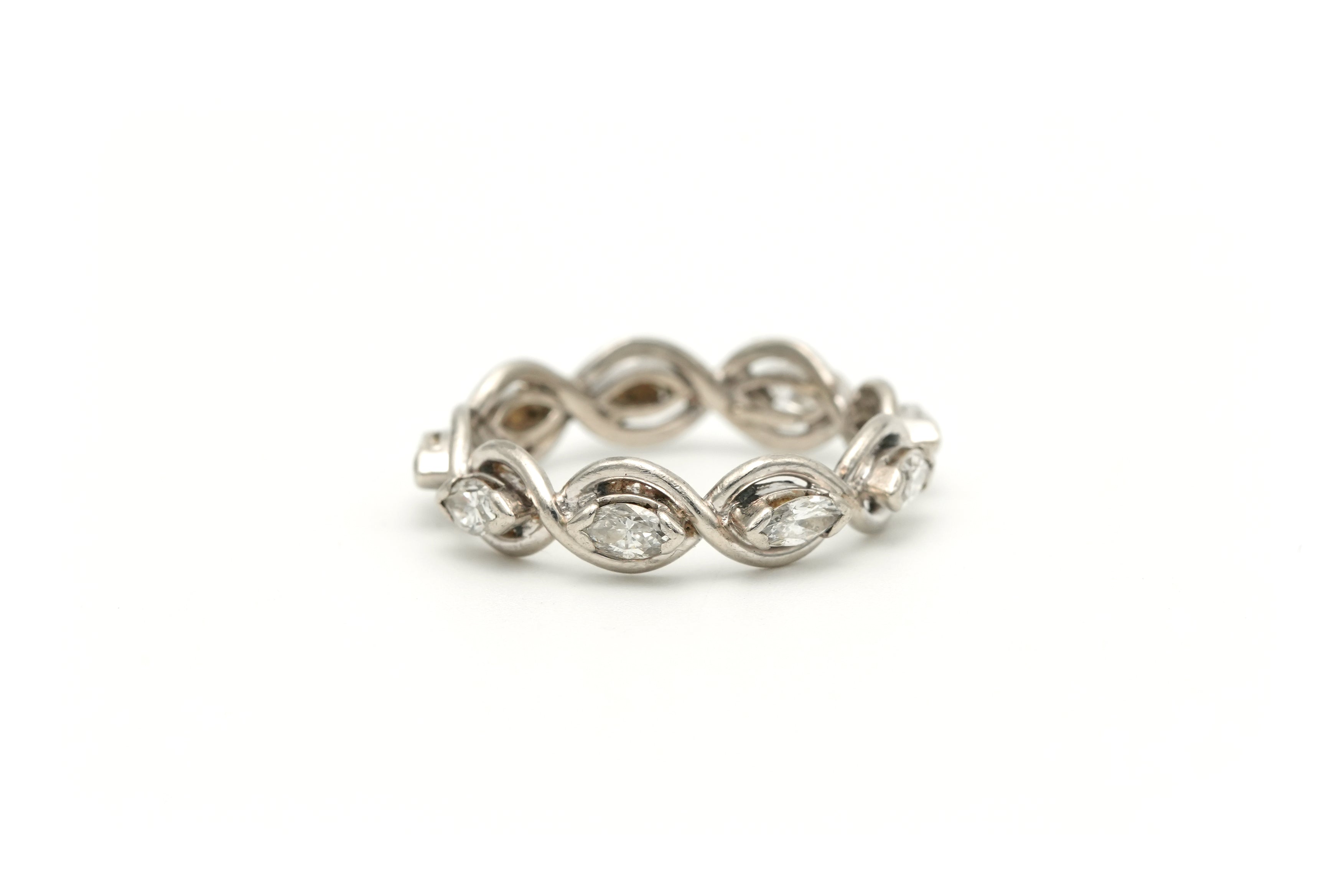 Bague Alliance en blanc, or jaune et diamants
