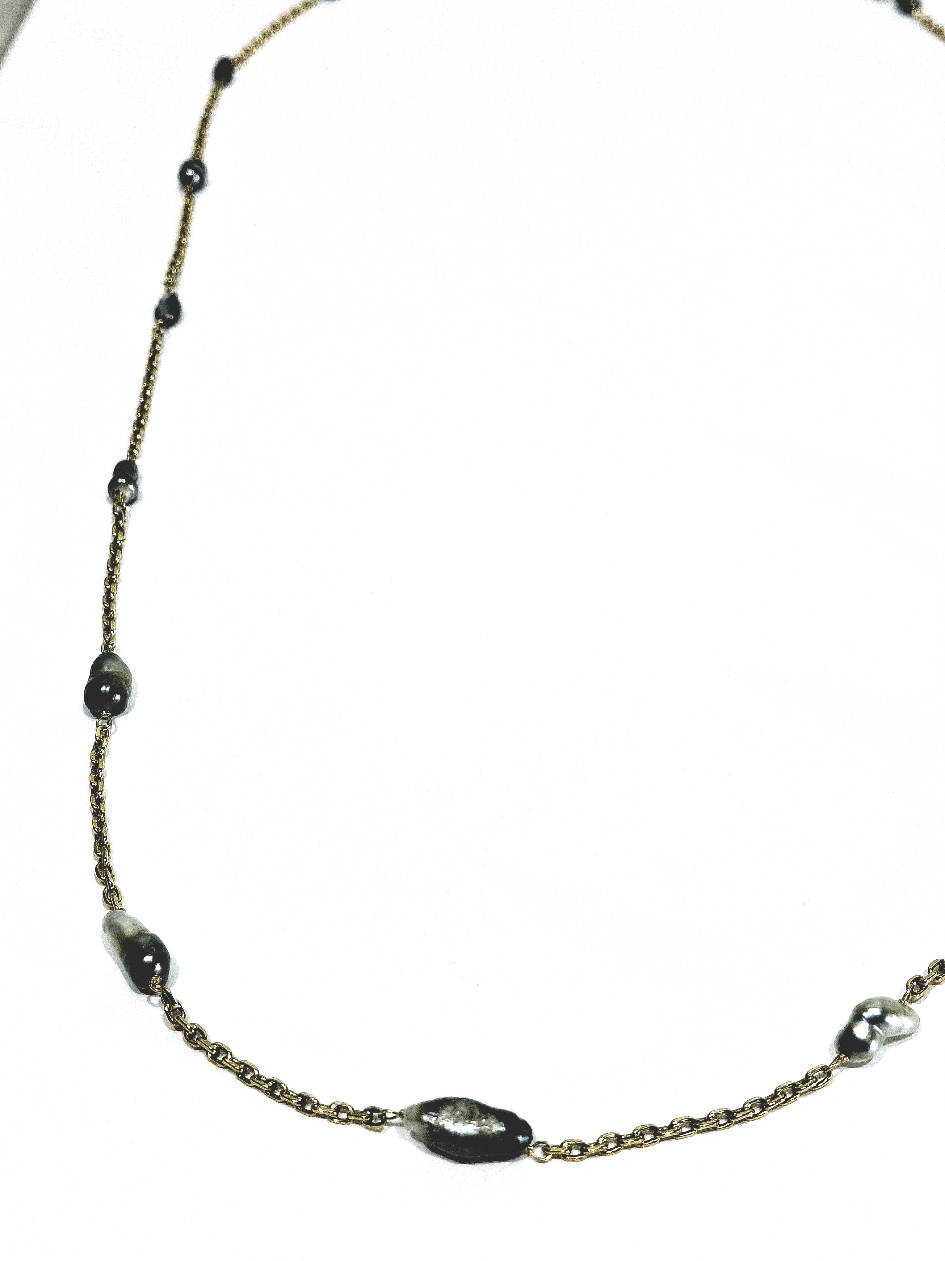 Sautoir en or rose et Perles de Tahiti.