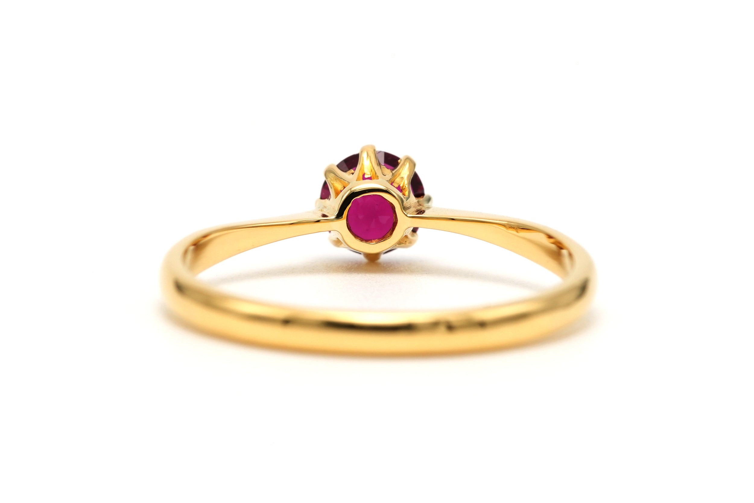 Bague Solitaire en or jaune et grenat